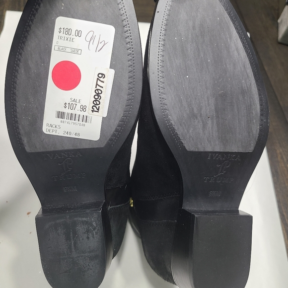 Boot - Picture 2 of 5